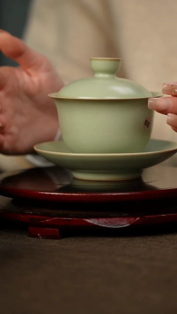 微微瑕 粉青 三才盖碗 无底款