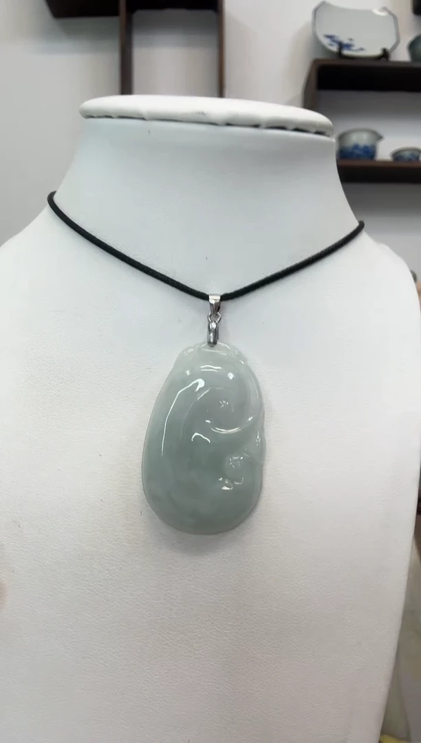 颈饰银S925镶嵌翡翠如意