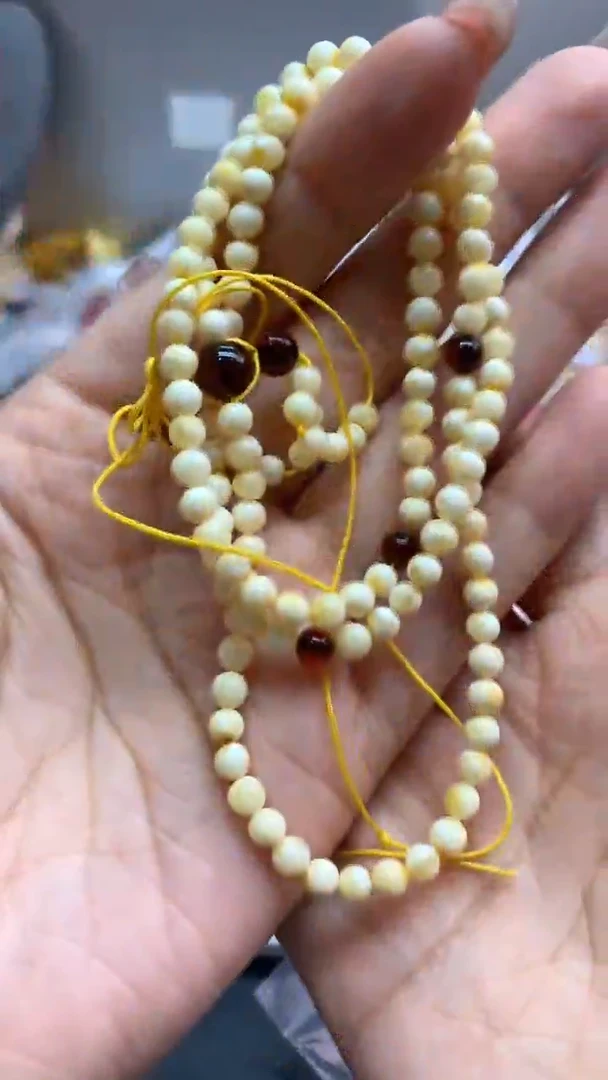 未镶嵌琥珀珠宝奇石1644