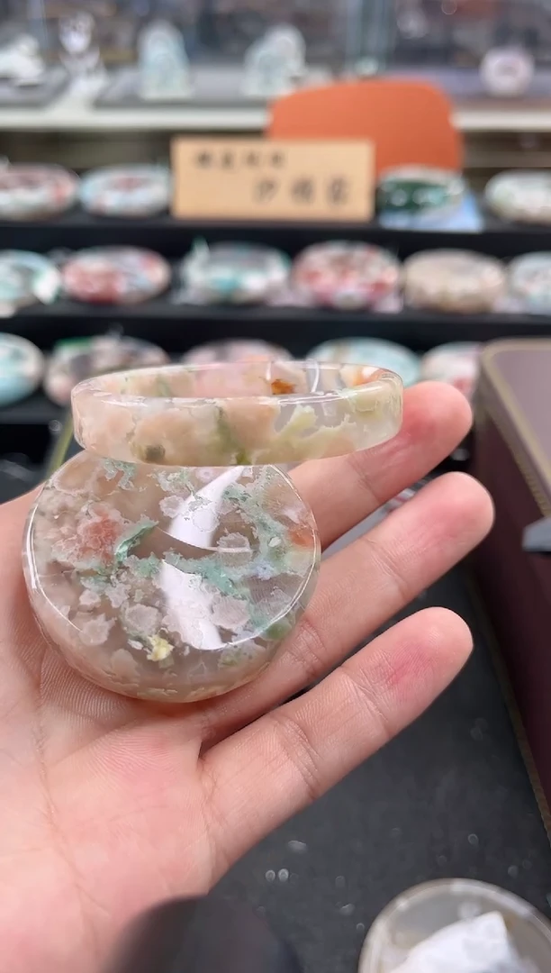 未镶嵌手镯石英质玉尘*丷圈口（赠品镯心）