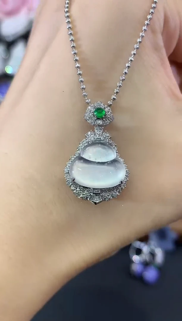 吊坠(不含链)18K金镶嵌翡翠C81