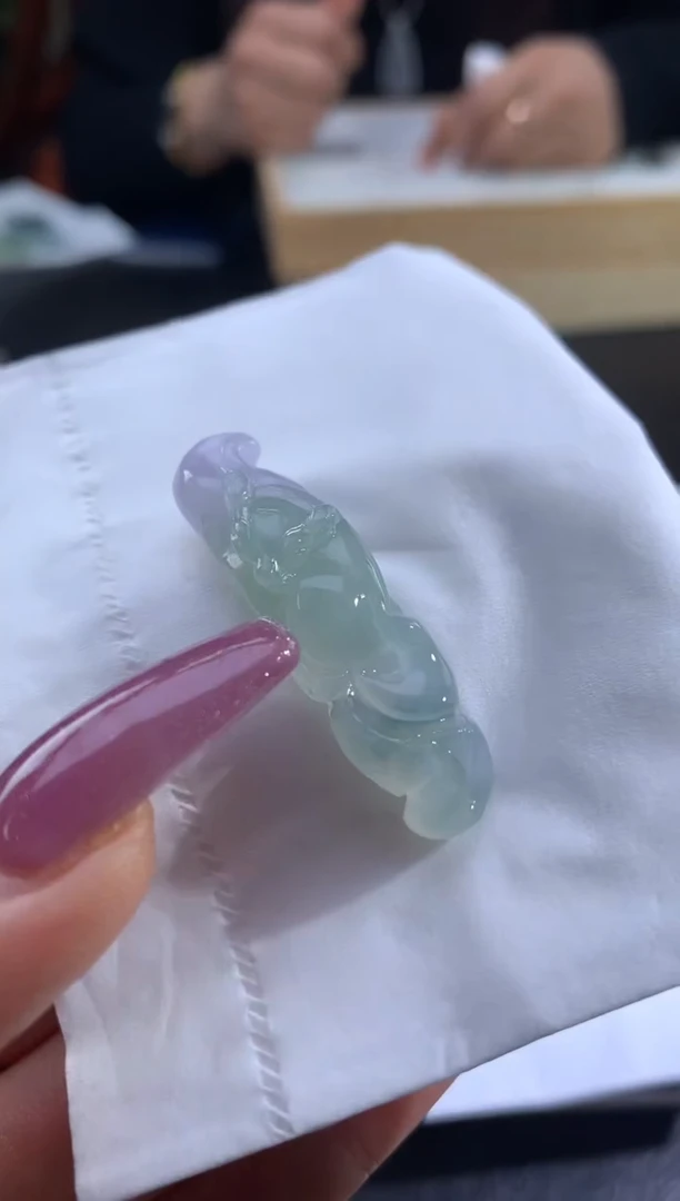 未镶嵌定制翡翠嫣**灵翡翠