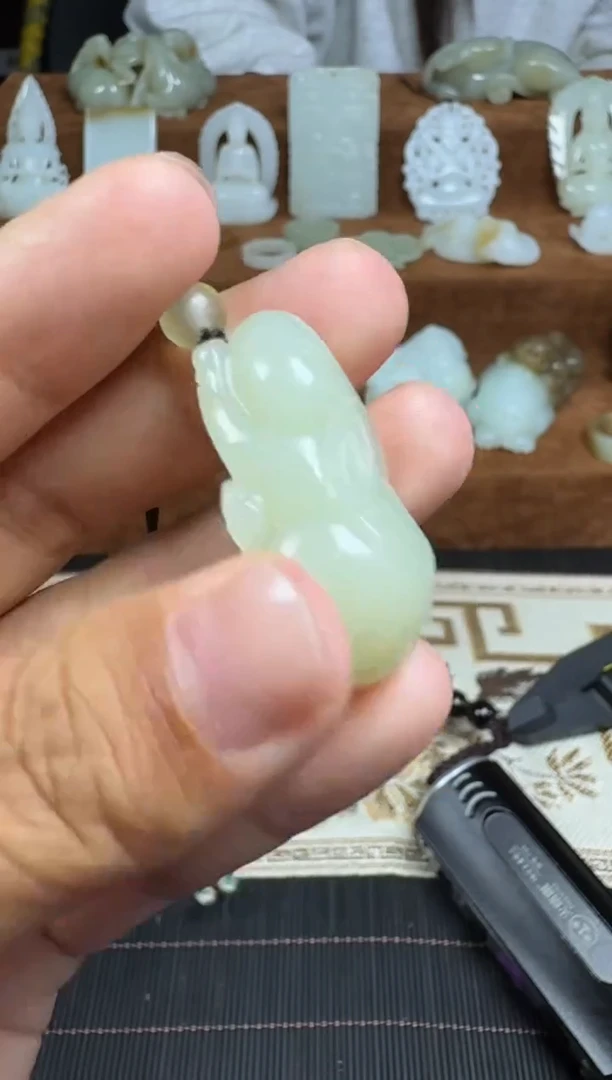 颈饰未镶嵌和田玉1