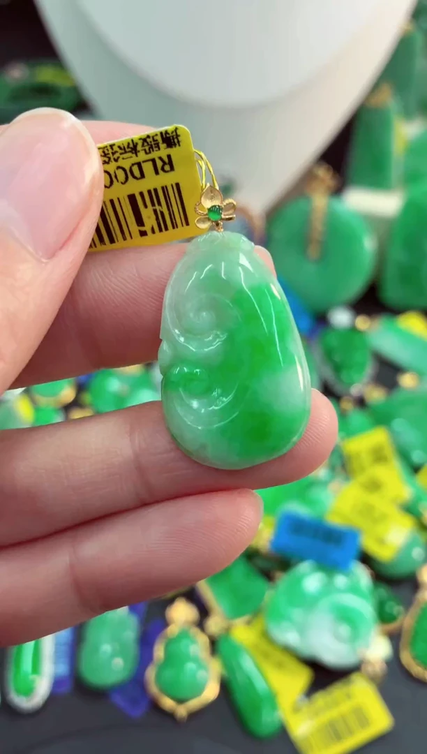 吊坠(不含链)18K金镶嵌翡翠天然缅甸翡翠A货