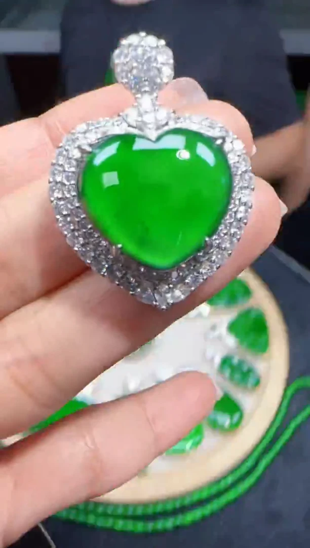 未镶嵌定制翡翠翡翠吊坠61