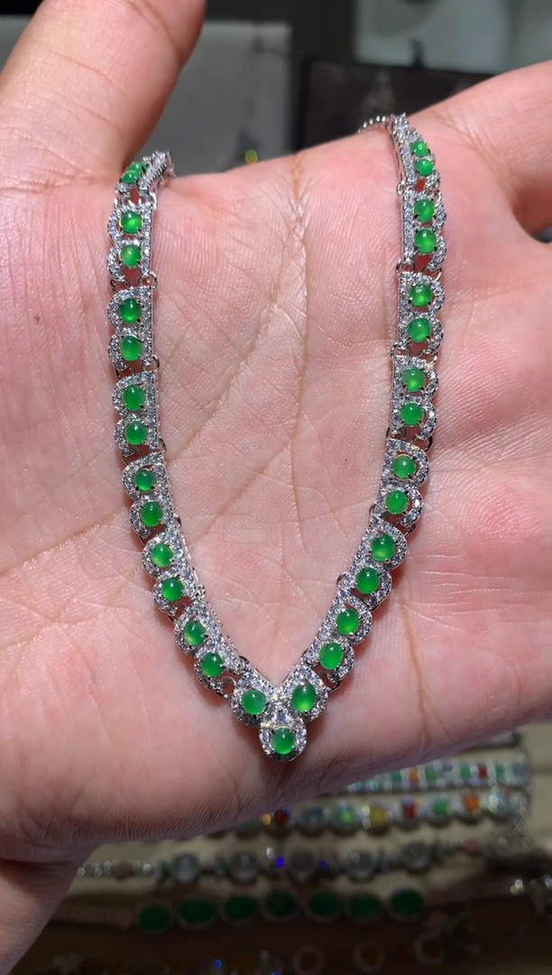 未镶嵌翡翠耳饰套链