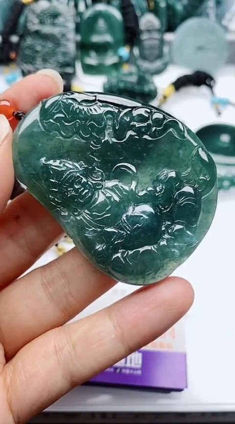 翡翠未镶嵌颈饰