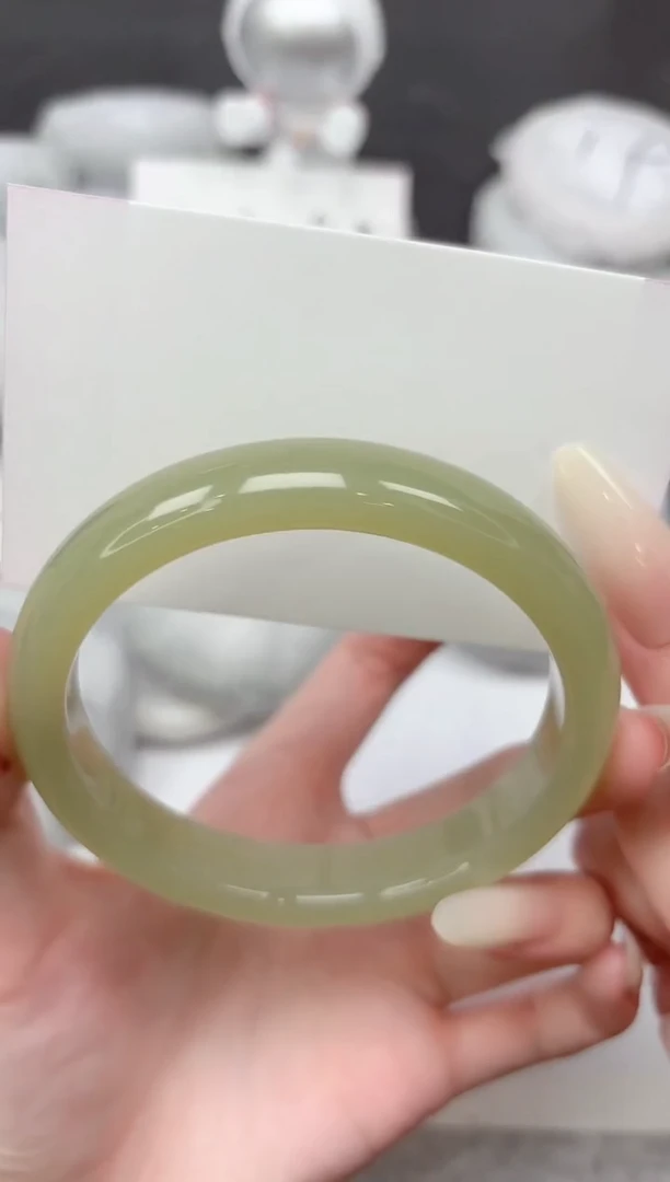 未镶嵌手镯石英质玉31-65.1