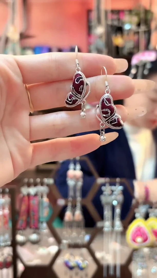 织绣云织谣民族风精美饰品  6