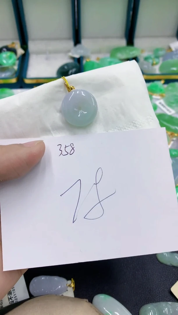 颈饰18K金镶嵌翡翠11111