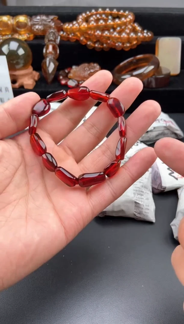【闪购商品】琥珀手链未镶嵌血珀随形手串