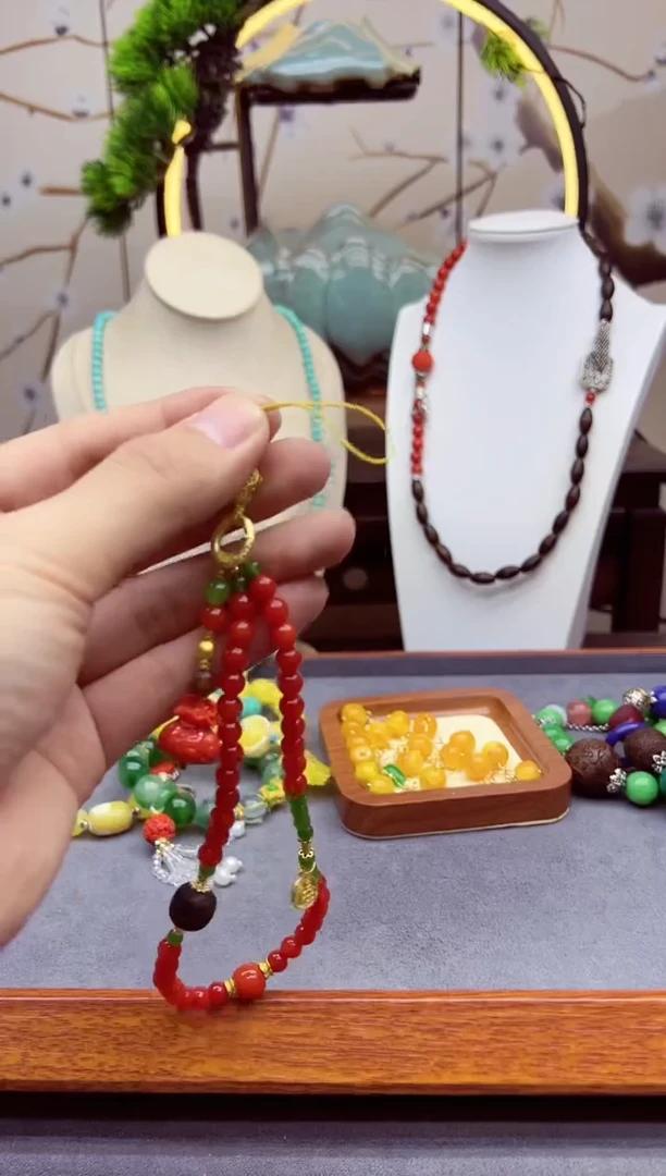 【闪购商品】南红玛瑙颈饰14K金镶嵌Q45```