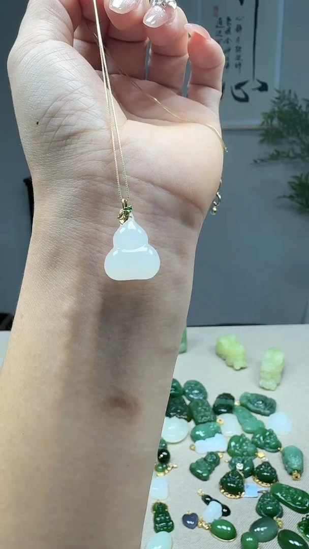 吊坠(不含链)18K金镶嵌和田玉1