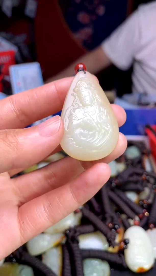 和田玉未镶嵌颈饰1