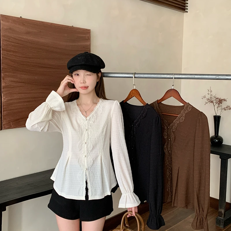 2025秋装新款胖mm大码女法式甜美蕾丝拼接长袖衬衫上衣23103