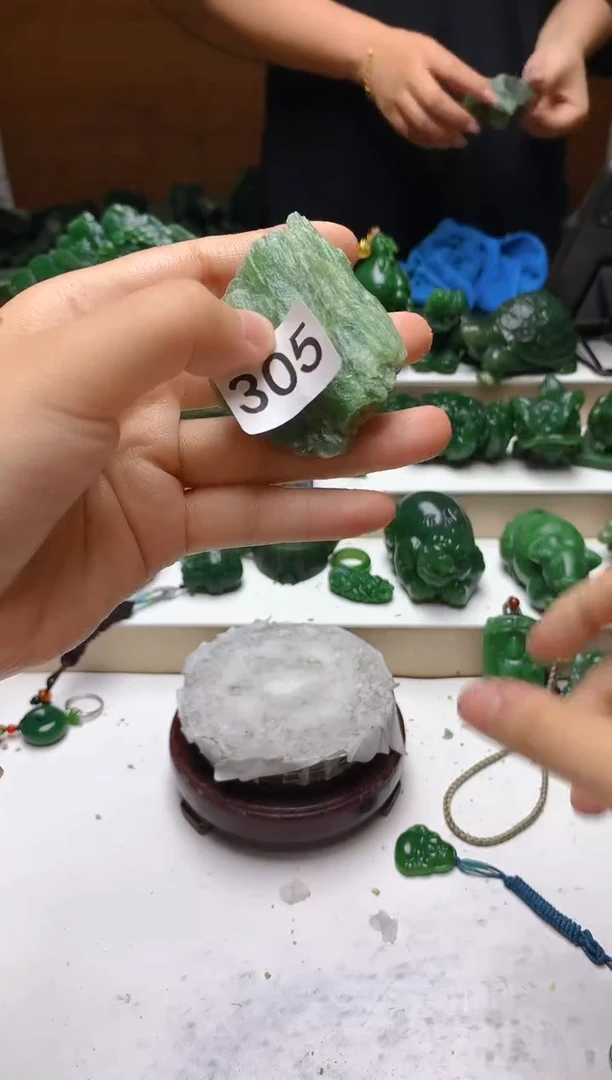 未镶嵌和田玉（碧玉）珠宝半成品1