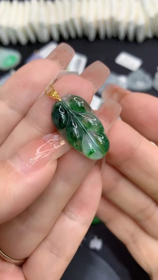 吊坠(不含链)18K金镶嵌翡翠111111111111