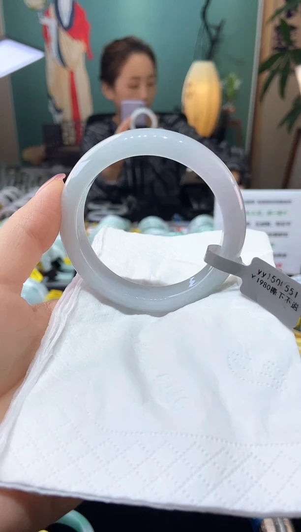 翡翠手镯未镶嵌55.1圈口t