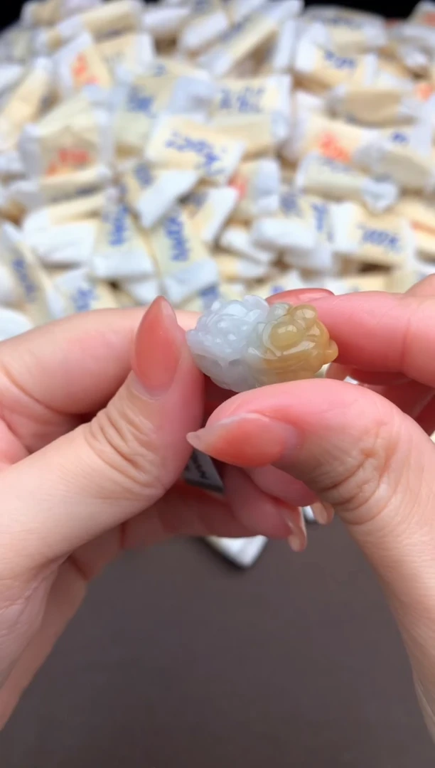 【闪购商品】翡翠挂件未镶嵌一