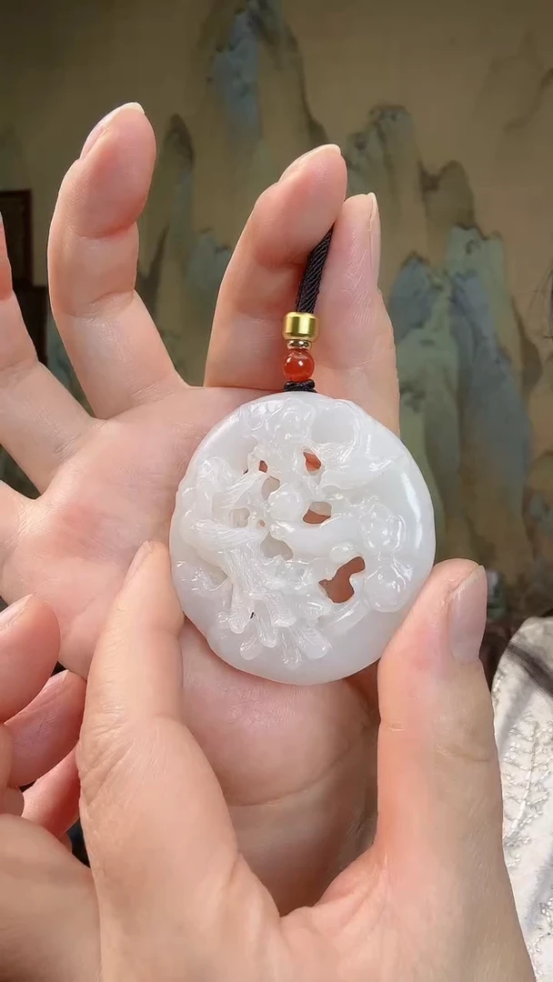 颈饰未镶嵌和田玉.