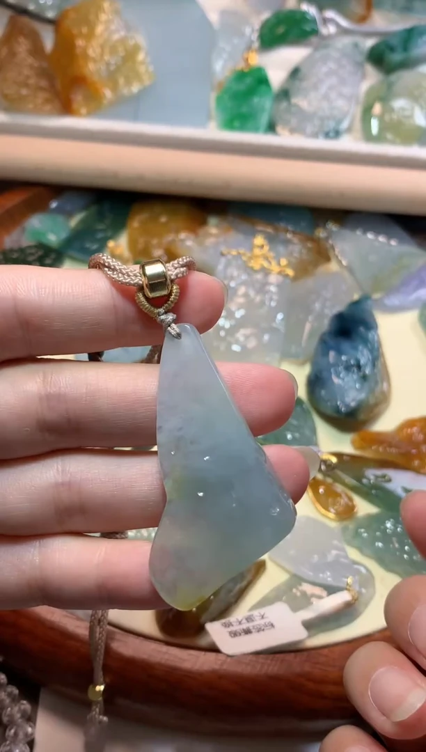 吊坠(不含链)未镶嵌翡翠吊坠