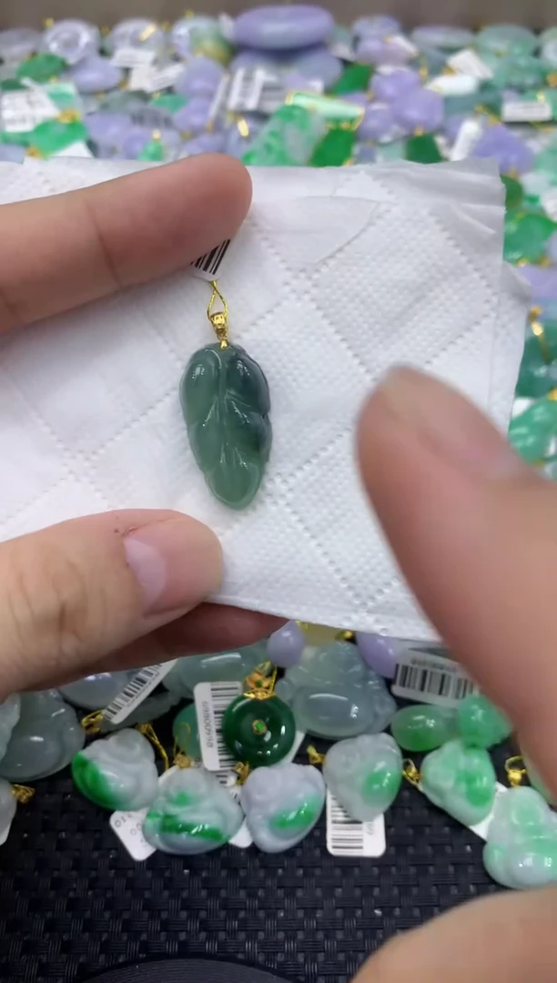 颈饰未镶嵌翡翠天然缅甸翡翠A货