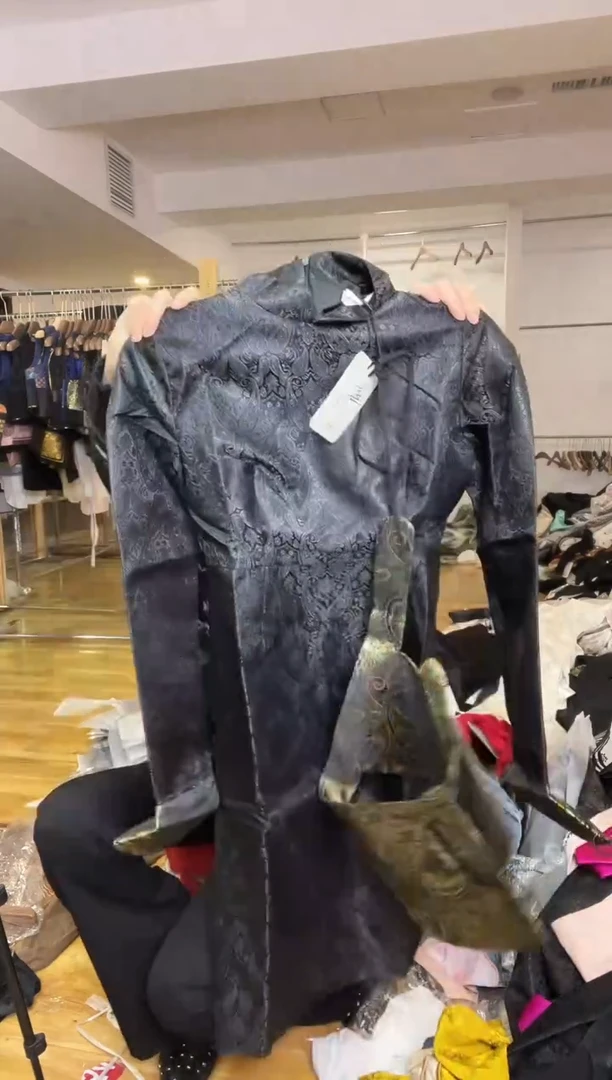 连衣裙       M码        100斤