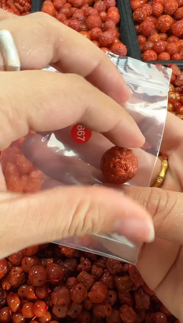 【闪购商品】南红玛瑙颈饰未镶嵌1