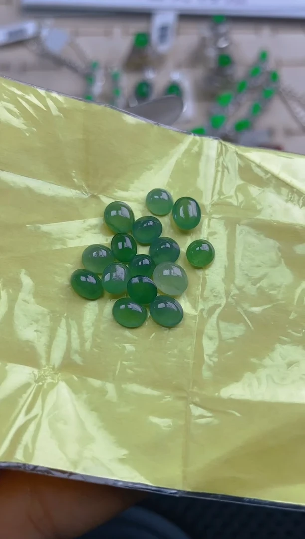 翡翠裸石天然翡翠蛋面74