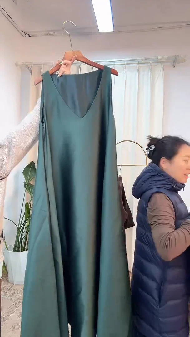 女士时尚搭配衣服