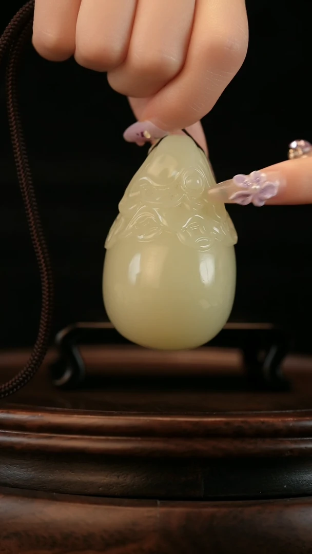 云南石竹叶青雕刻：富得流油