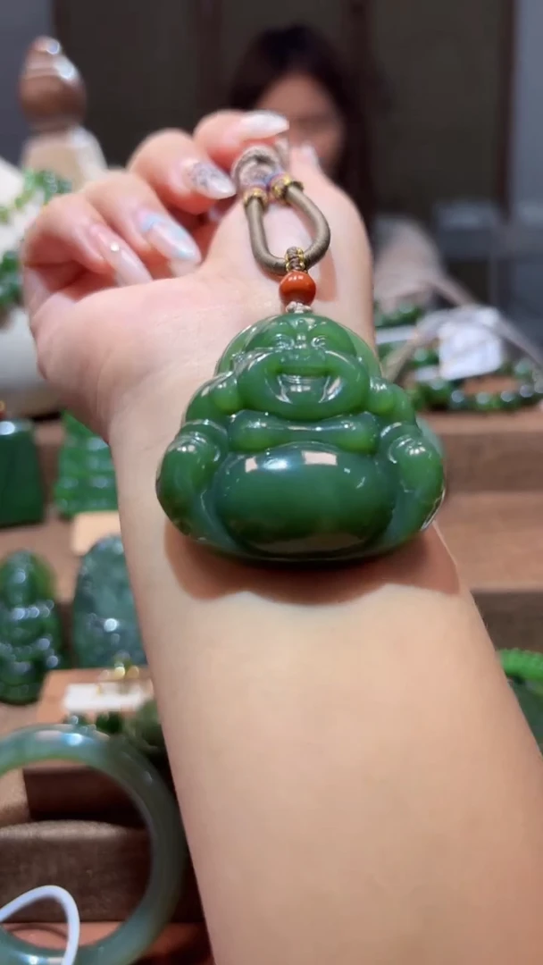 和田玉（碧玉）未镶嵌颈饰1