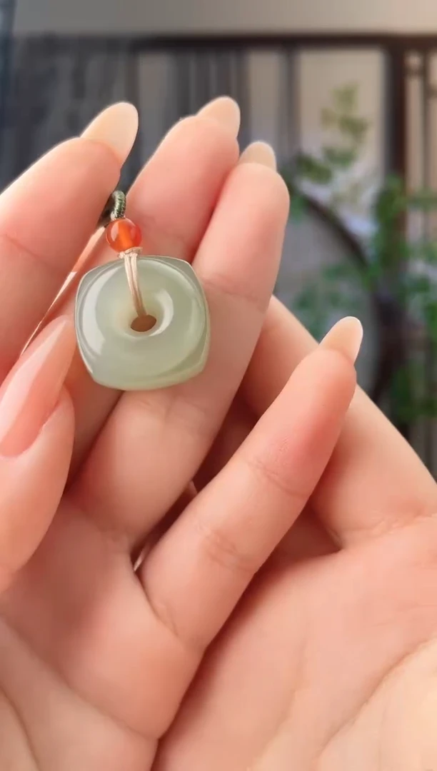 颈饰未镶嵌和田玉扣 xp 多样性发其一