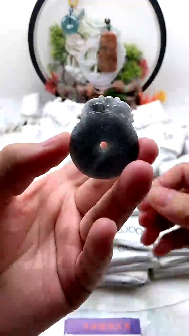 颈饰未镶嵌翡翠扣子