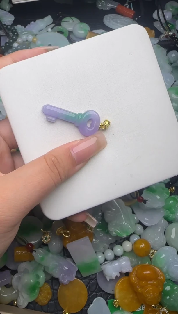 翡翠未镶嵌颈饰天然缅甸翡翠吊坠