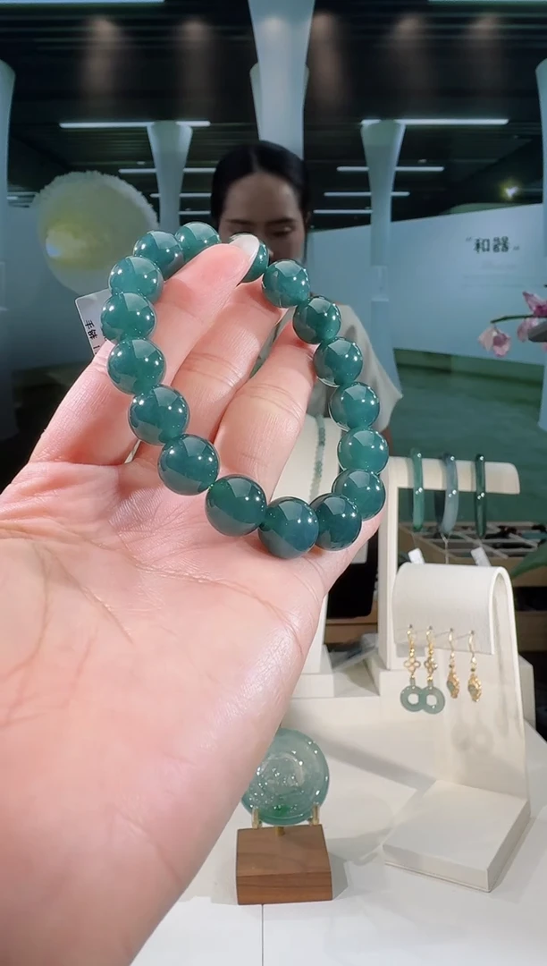 未镶嵌手串翡翠手串多样性发一