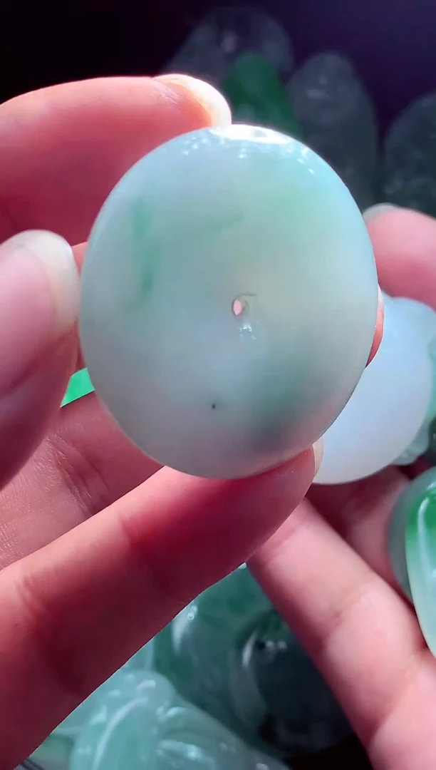 未镶嵌定制翡翠山**?翡翠毛货定制