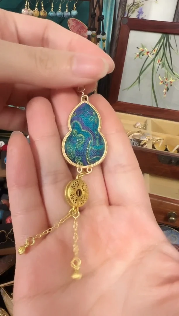 【闪购商品】【年后预售】铜翡金压襟随机花位一个