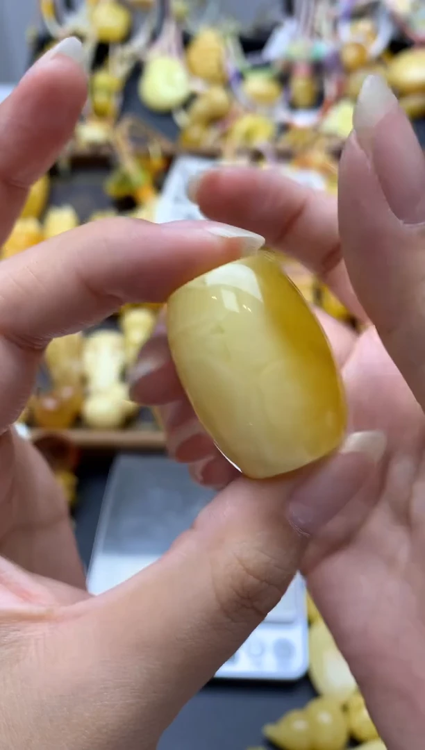 未镶嵌琥珀珠宝奇石077琥珀蜜蜡有包裹