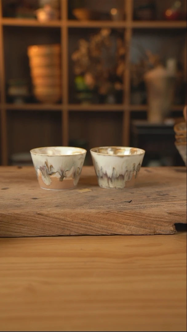 新品千里江山流釉系列的白棕色的猪口杯1个