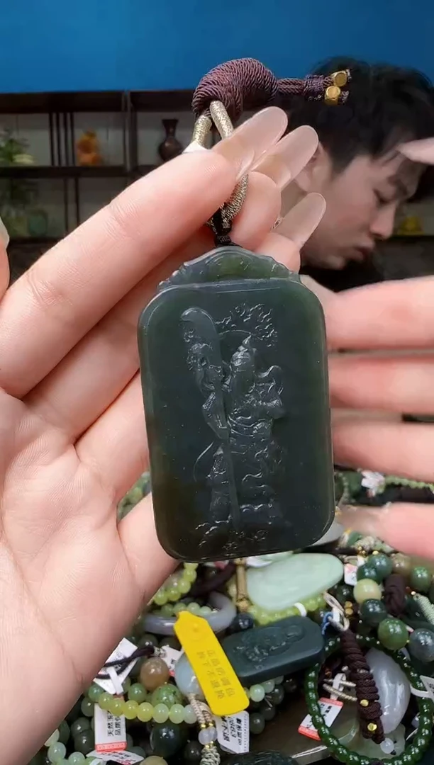 颈饰未镶嵌和田玉1