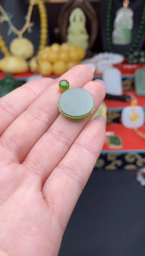 和田玉18K金镶嵌颈饰吊坠XA050