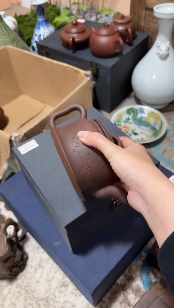 摆件紫砂紫砂老壶一只 刻绘
