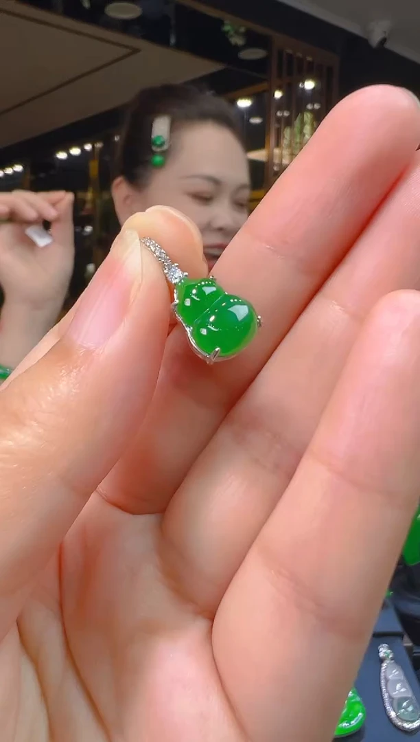 翡翠银S925镶嵌吊坠(赠链)004（多样性发其一）