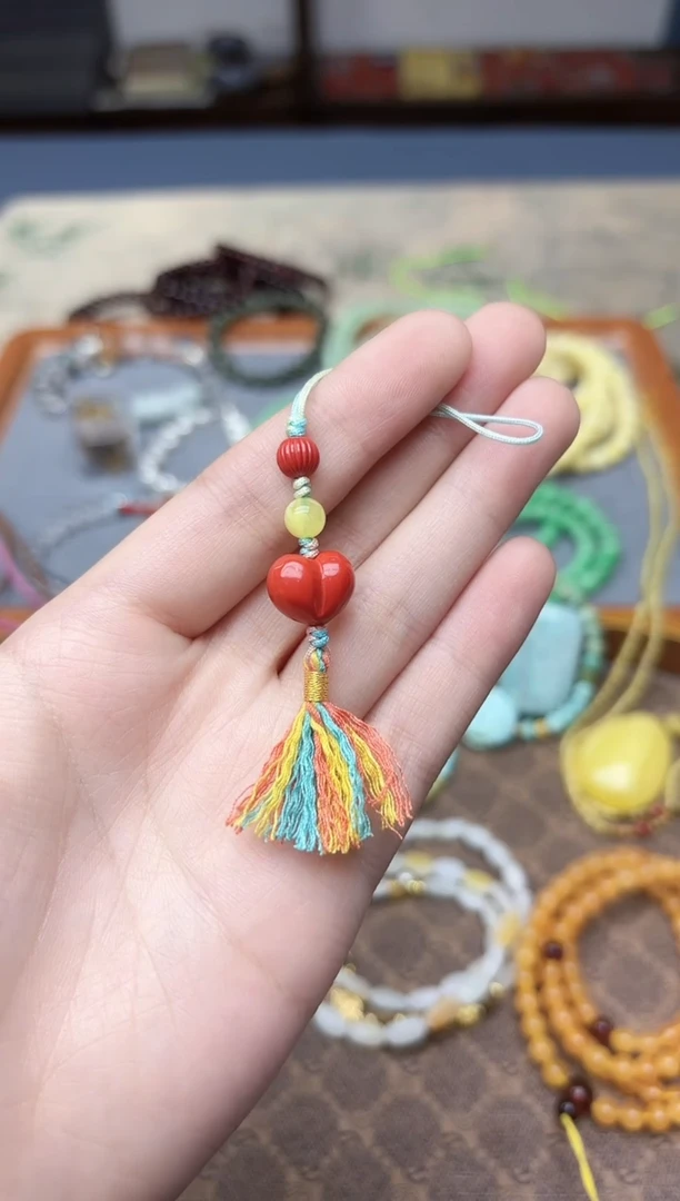 天然辰砂朱砂屁桃挂件XSZS