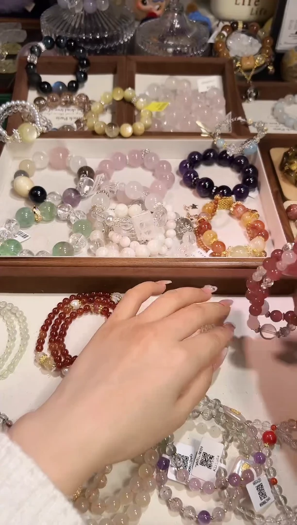 合金手链水晶多样性发其一，颜色微差