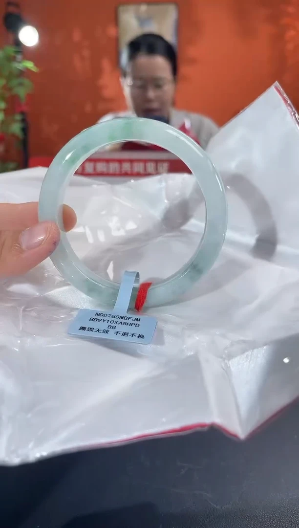 未镶嵌手镯翡翠翡翠手镯