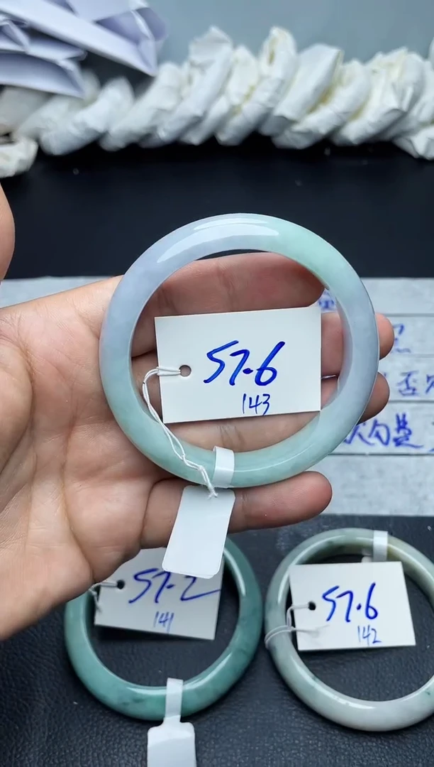 未镶嵌手镯翡翠143
