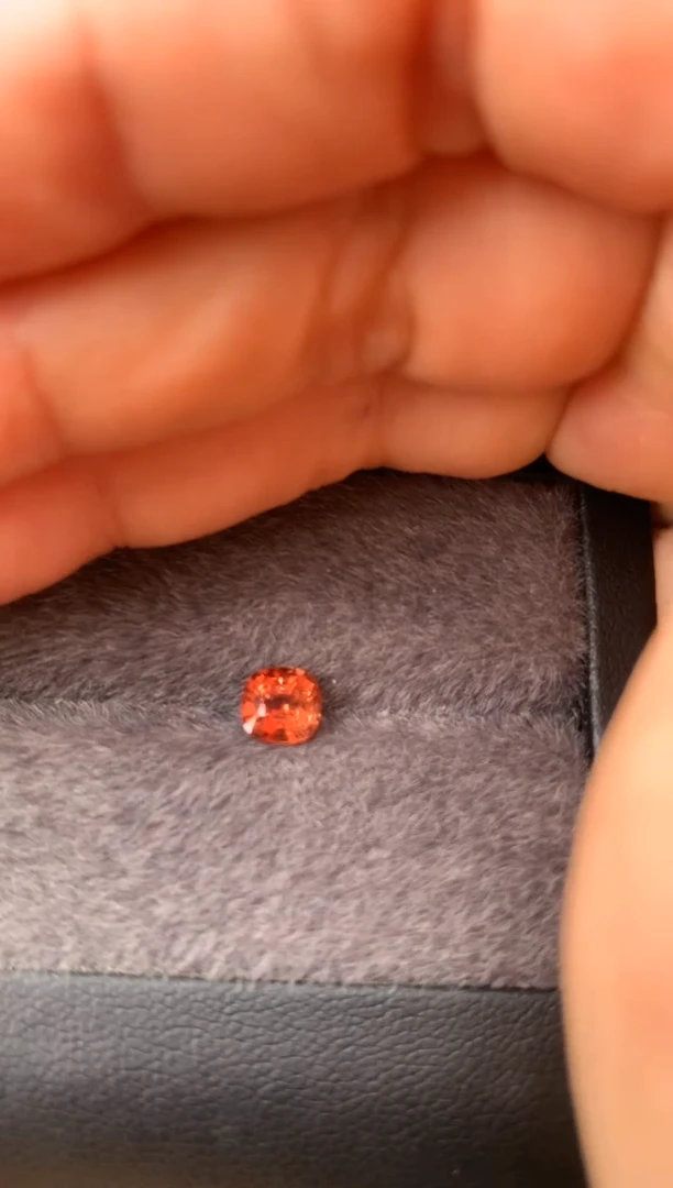 定制尖晶石裸石未镶嵌枕型 橙色调 0.93ct
