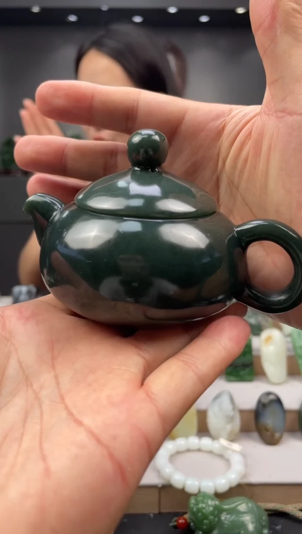 未镶嵌和田玉摆件茶壶